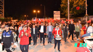 Cumhuriyet Gençleri Mustafakemalpaşa’yı Aydınlattı