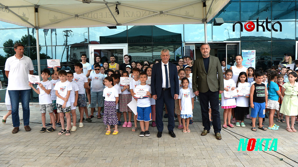 Bursa Osmangazi'de küçük kulaçların sertifika heyecanı