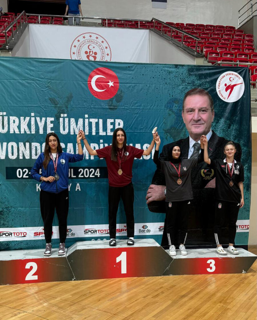 Osmangazili taekwondocu Türkiye ikincisi oldu