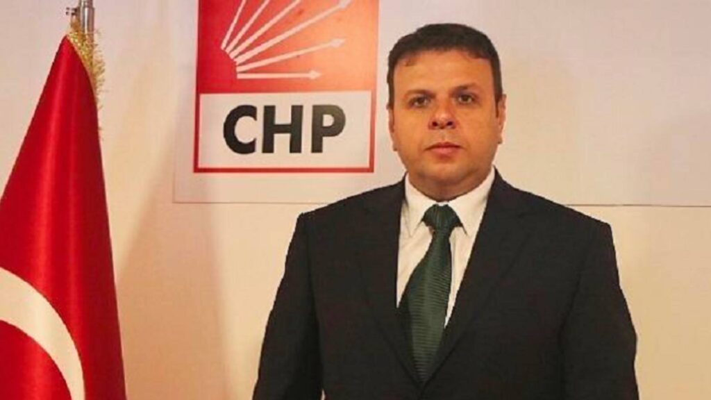 CHP'li Ediz Ün adına kayıtlı çakarlı araçta, çok sayıda kaçak elektronik sigara aparatı bulundu