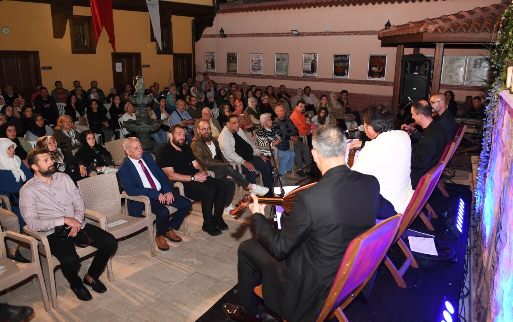 Kürdîlihicazkâr meydan faslı konserine büyük ilgi