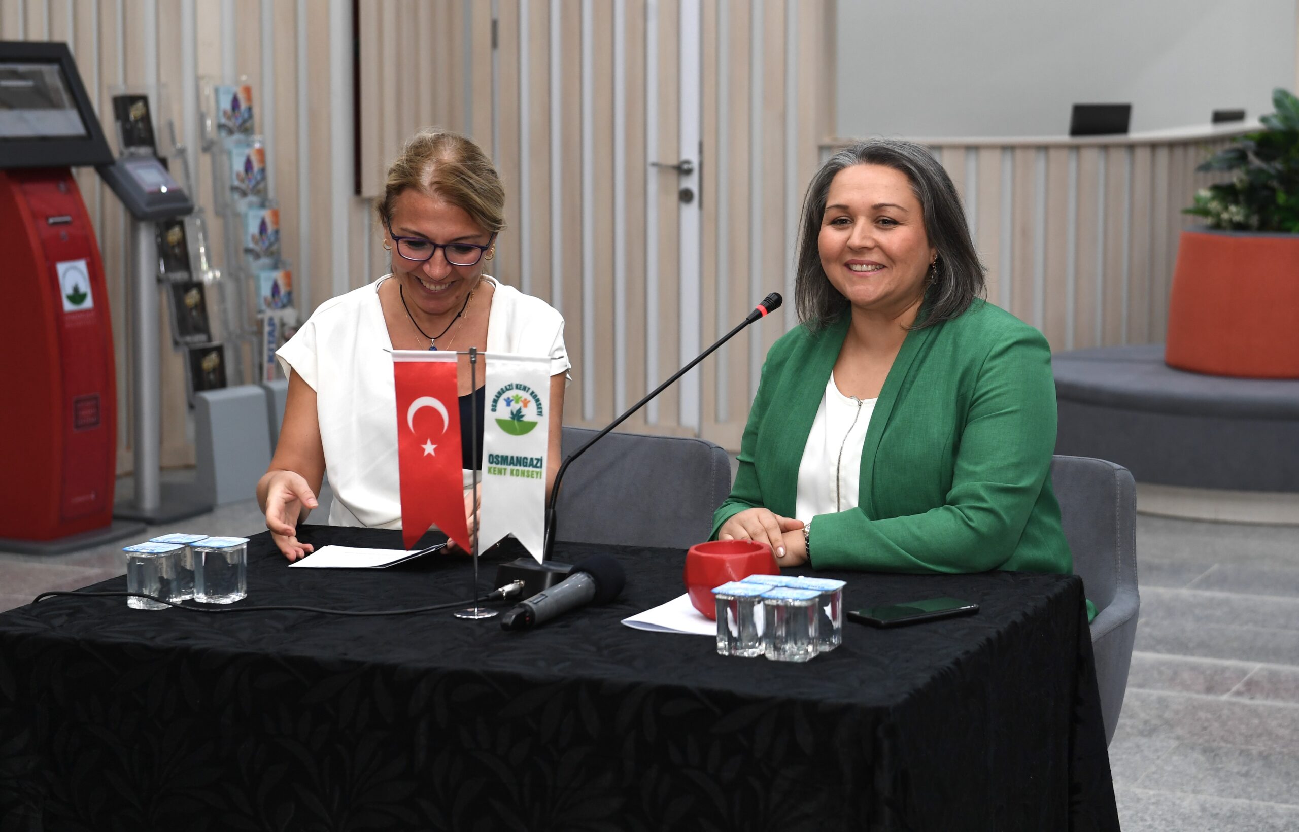 Doç. Dr. Hasene Aydın: “Sosyal medya Türkçe konusunda kanayan yaramız”