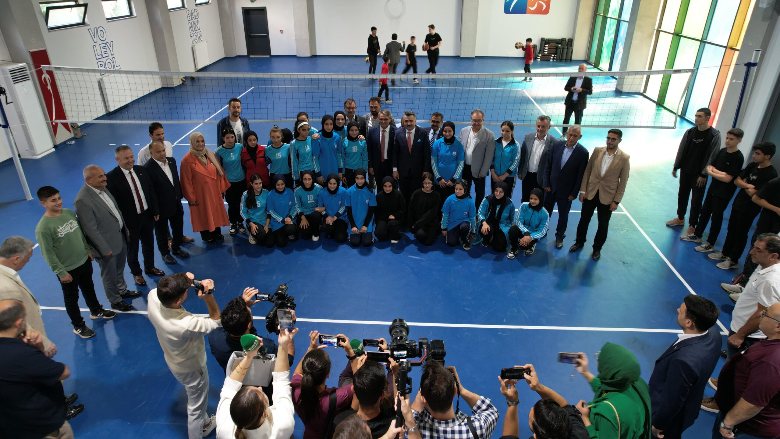 Çınarönü Kapalı Spor Salonu Açıldı