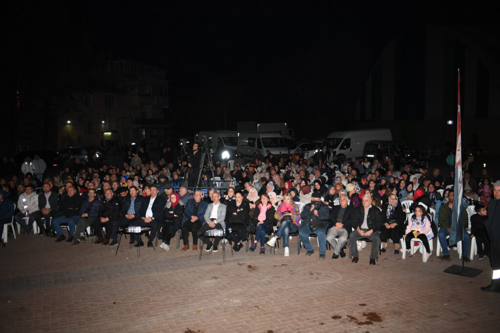 Menteşeli Cengiz, Bursa yöresi türküleri ile coşturdu