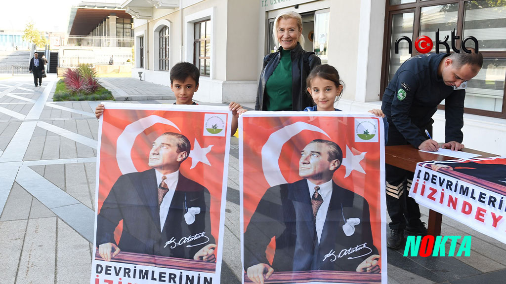 Bursa Osmangazi Belediyesi 10 bin Ata Posteri dağıtıyor