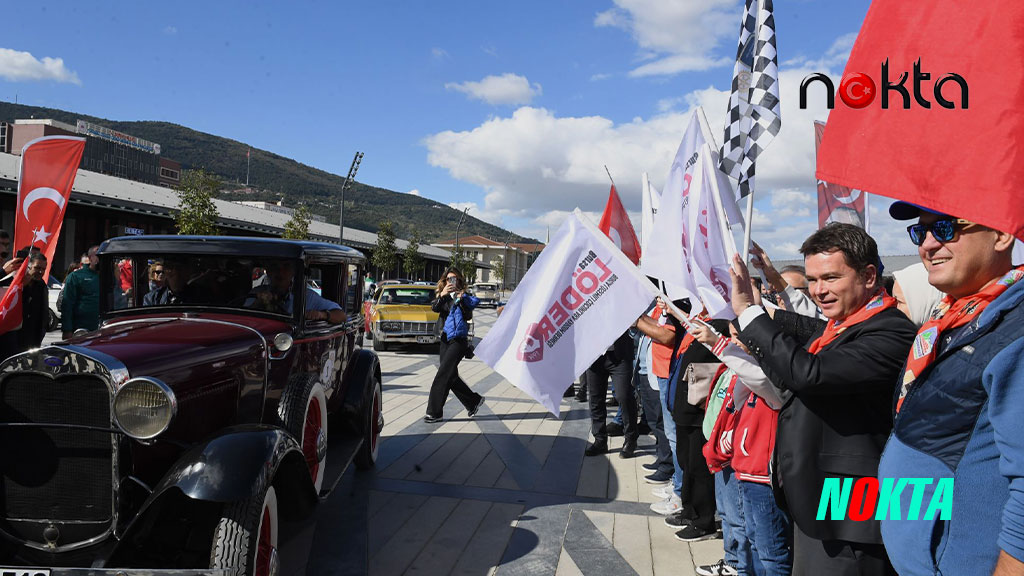 Bursa Osmangazi'de Klasik otomobiller Başkan Aydın’ın startıyla yola çıktı