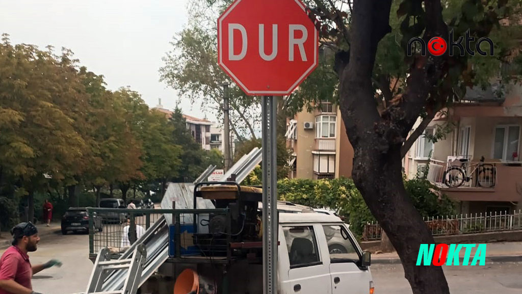 trafik bilgi ve işaret levhaları