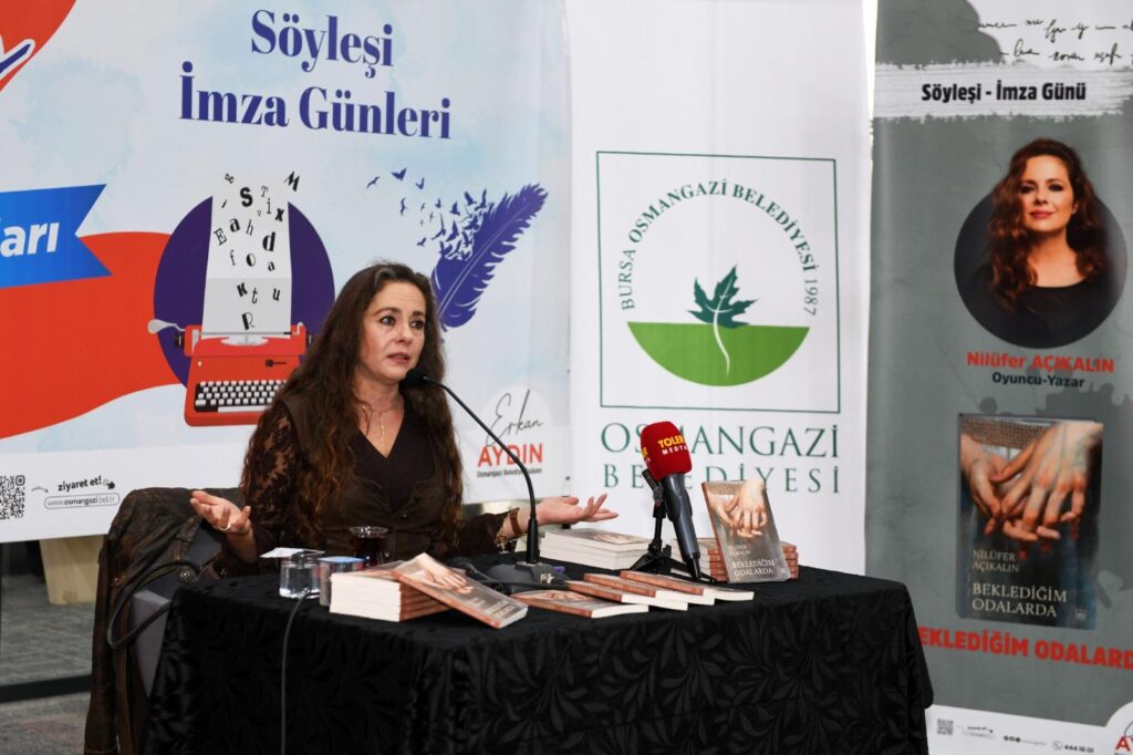 Oyuncu-yazar Nilüfer Açıkalın, Osmangazili edebiyatseverlerle buluştu