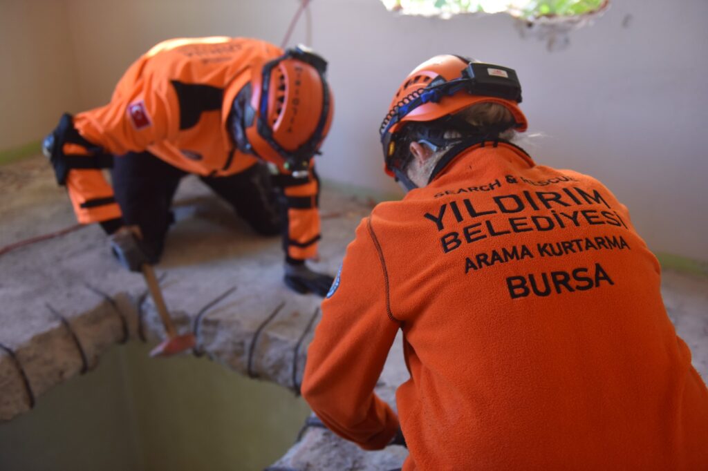 Bursa Yıldırım'da nefes kesen tatbikat